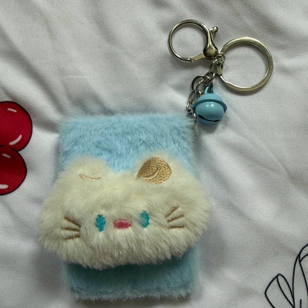 Keychain Mirror Cute Blue and White Plush Cat Keychain Mirror
